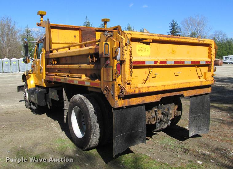 image for item J2613 2002 International 4900 dump truck