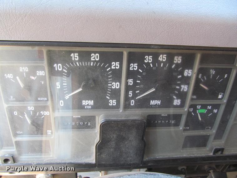 image for item J2613 2002 International 4900 dump truck