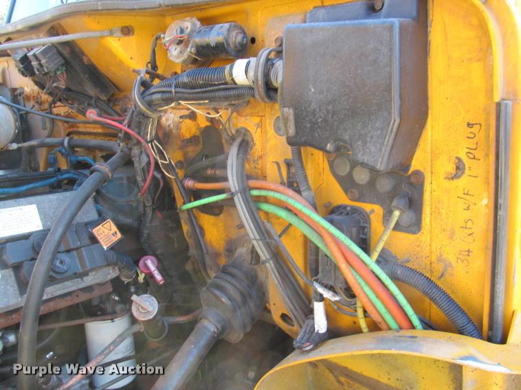 image for item J2613 2002 International 4900 dump truck