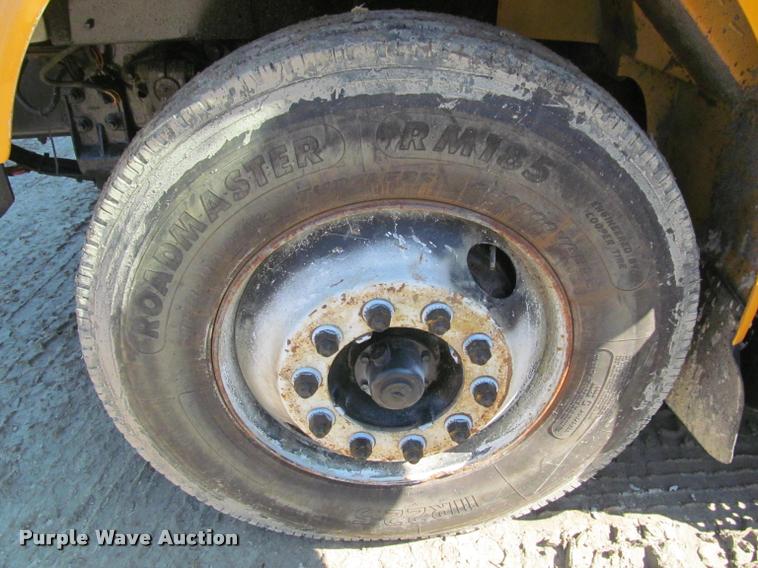 image for item J2613 2002 International 4900 dump truck