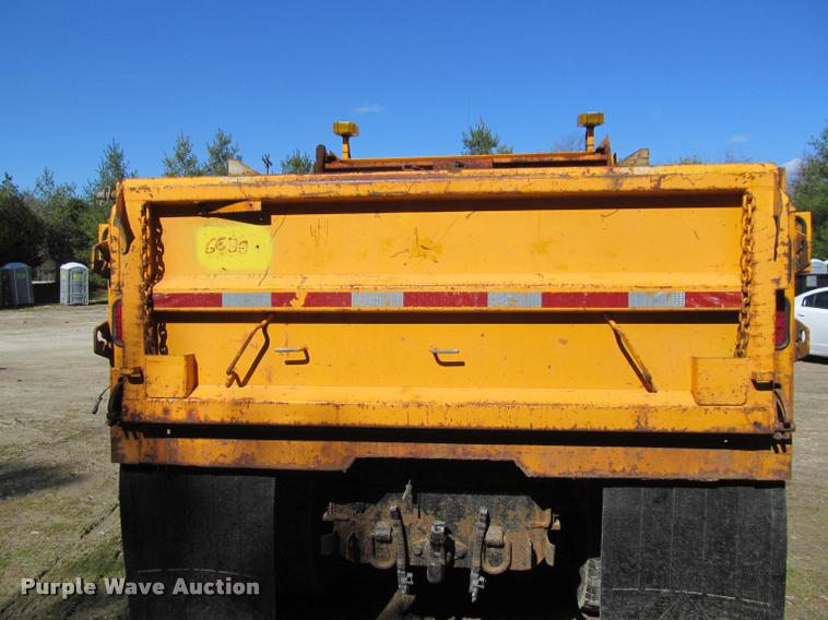 image for item J2613 2002 International 4900 dump truck