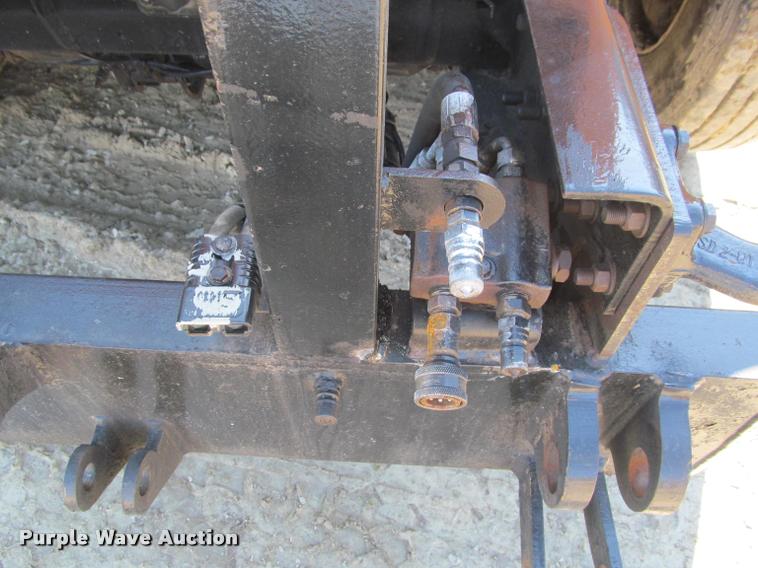 image for item J2613 2002 International 4900 dump truck