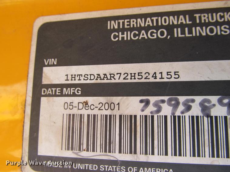 image for item J2613 2002 International 4900 dump truck