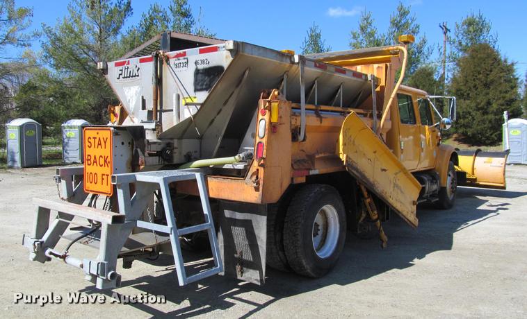 image for item J2614 2001 International 4900 dump truck