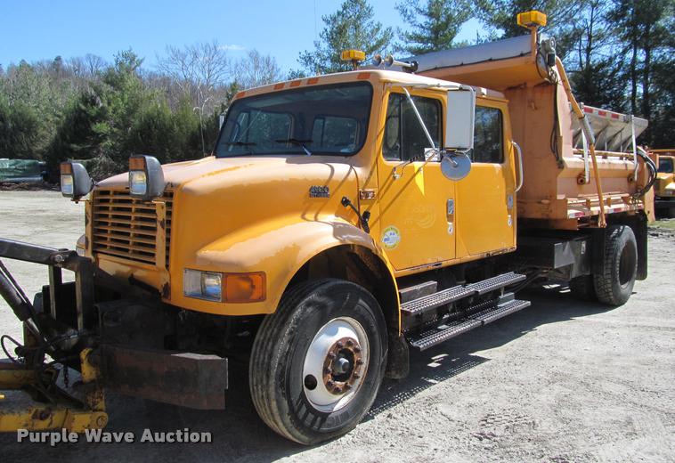 image for item J2614 2001 International 4900 dump truck