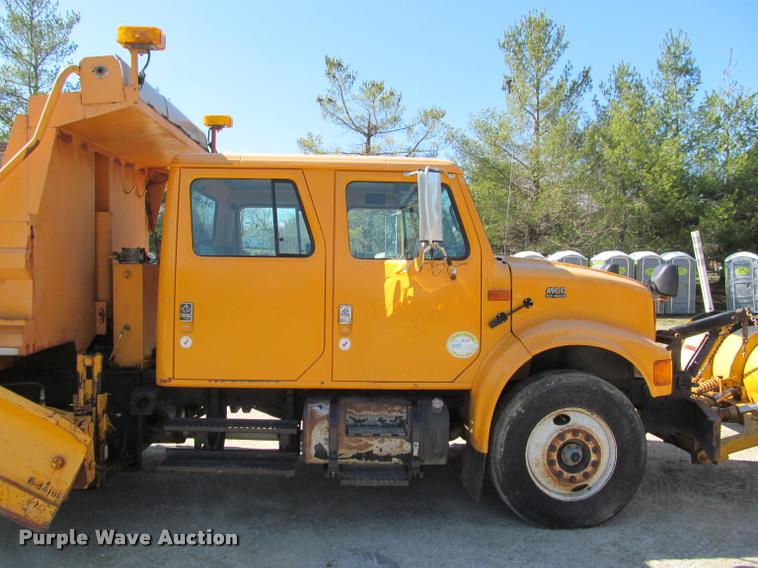 image for item J2614 2001 International 4900 dump truck