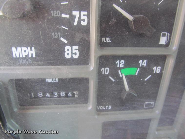 image for item J2614 2001 International 4900 dump truck