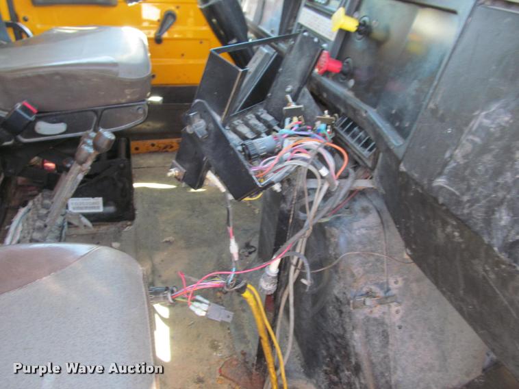 image for item J2614 2001 International 4900 dump truck