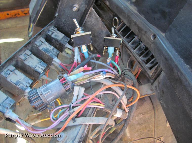 image for item J2614 2001 International 4900 dump truck