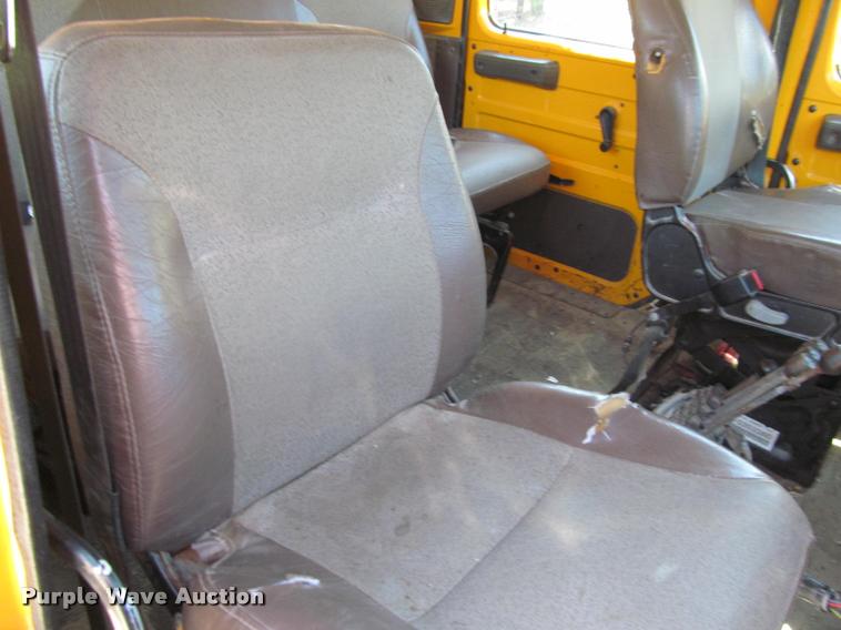 image for item J2614 2001 International 4900 dump truck