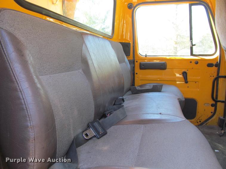 image for item J2614 2001 International 4900 dump truck