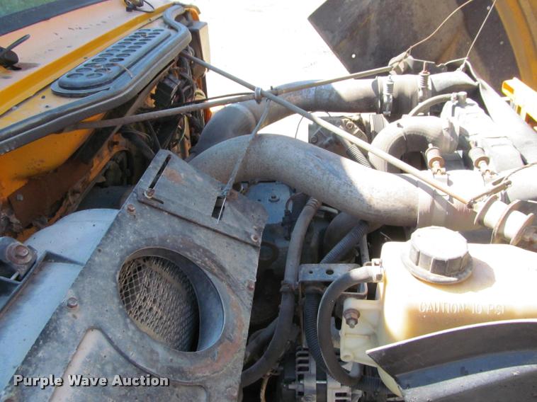 image for item J2614 2001 International 4900 dump truck