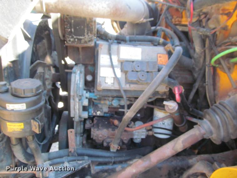 image for item J2614 2001 International 4900 dump truck