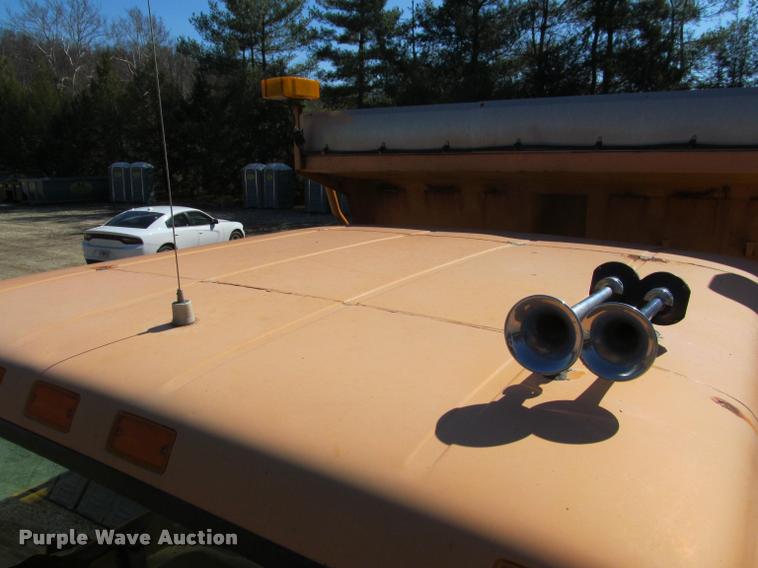 image for item J2614 2001 International 4900 dump truck