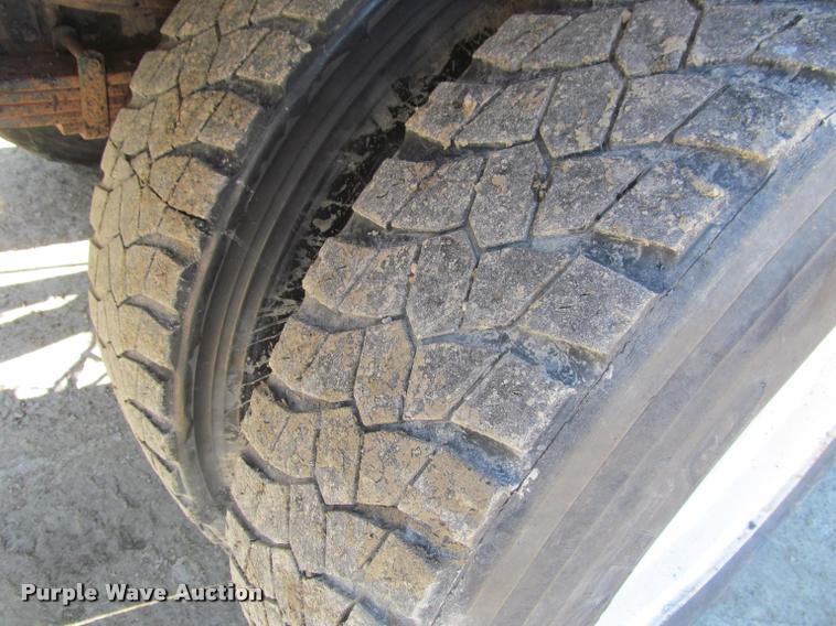 image for item J2614 2001 International 4900 dump truck