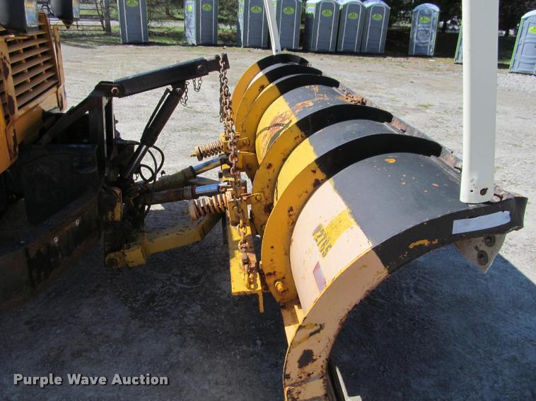 image for item J2614 2001 International 4900 dump truck