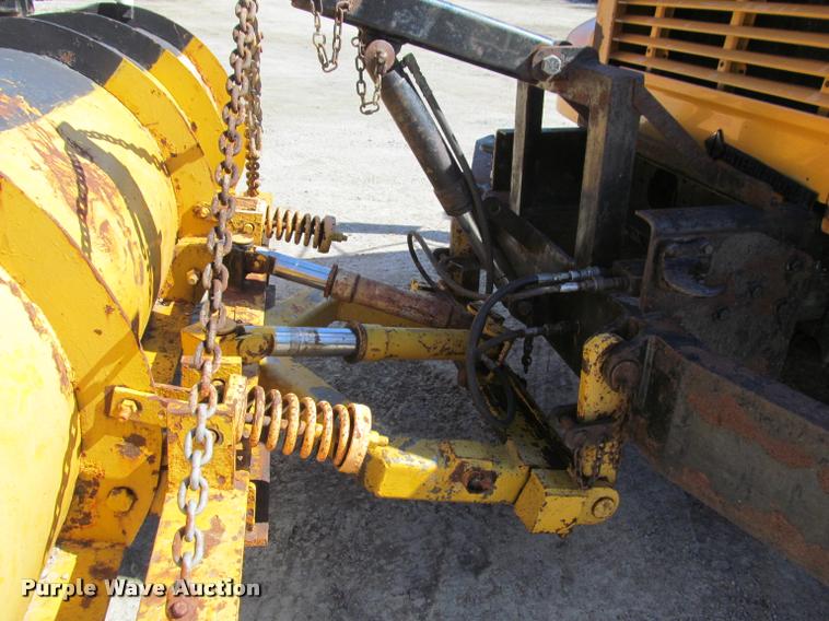 image for item J2614 2001 International 4900 dump truck