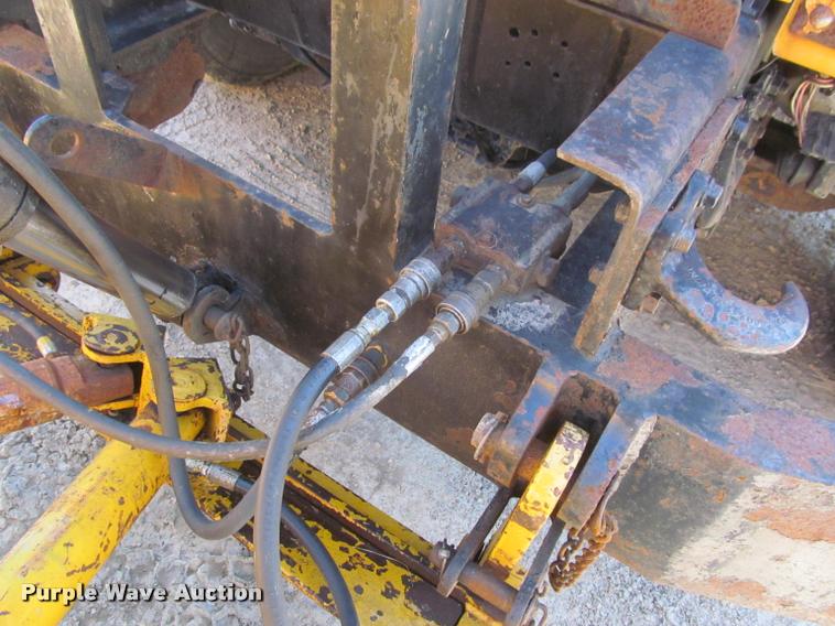 image for item J2614 2001 International 4900 dump truck