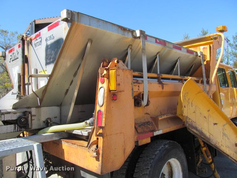 image for item J2614 2001 International 4900 dump truck