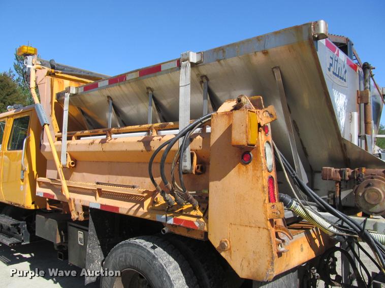 image for item J2614 2001 International 4900 dump truck