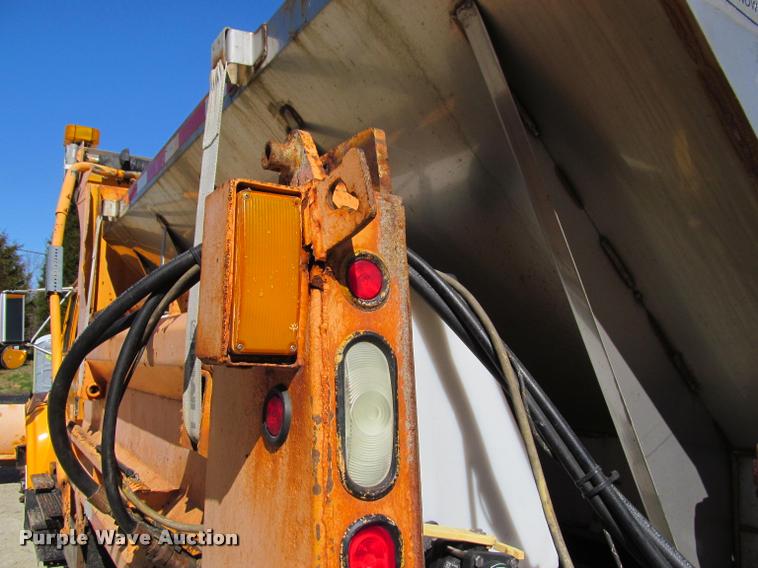 image for item J2614 2001 International 4900 dump truck