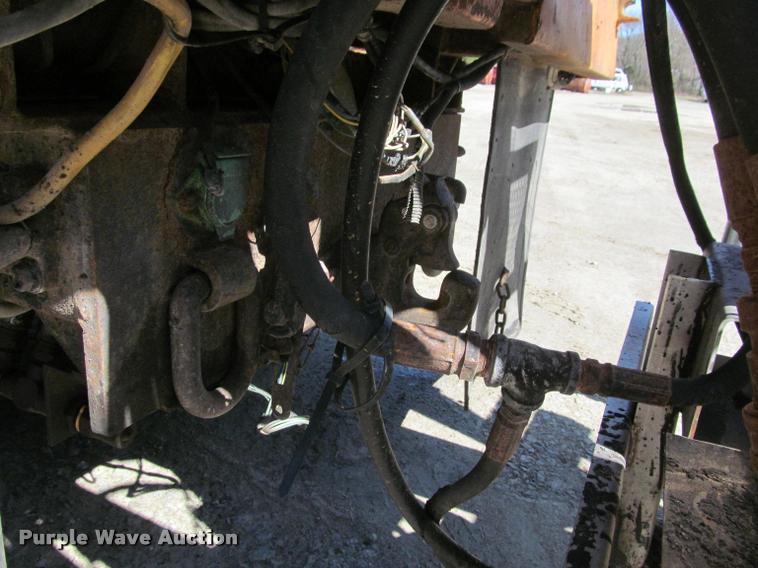 image for item J2614 2001 International 4900 dump truck