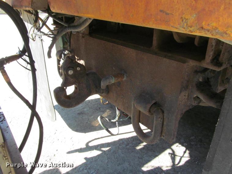 image for item J2614 2001 International 4900 dump truck