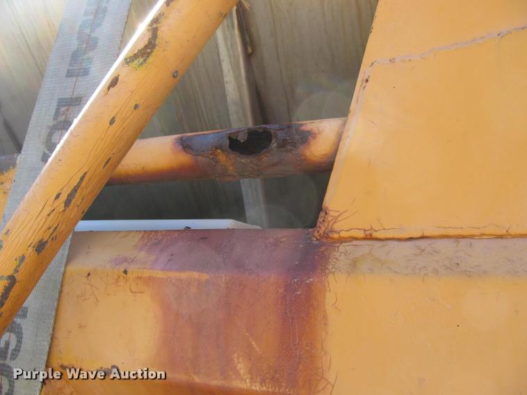 image for item J2614 2001 International 4900 dump truck