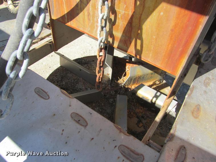 image for item J2614 2001 International 4900 dump truck