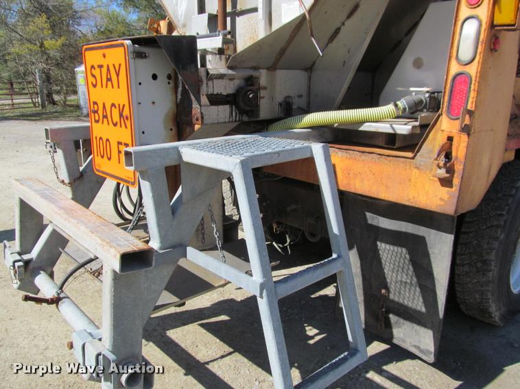 image for item J2614 2001 International 4900 dump truck