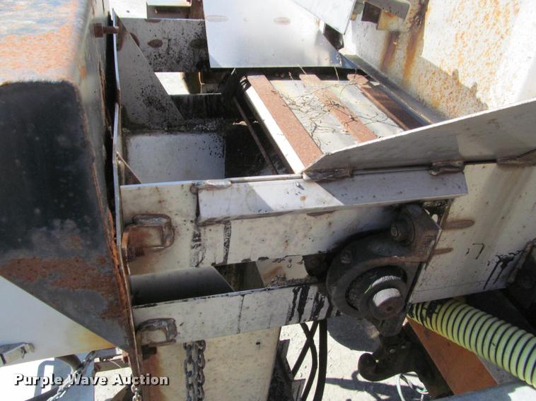 image for item J2614 2001 International 4900 dump truck