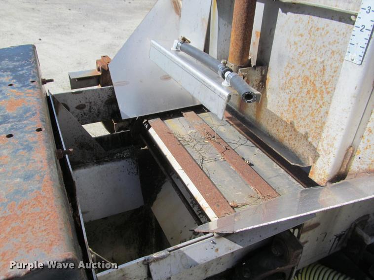 image for item J2614 2001 International 4900 dump truck