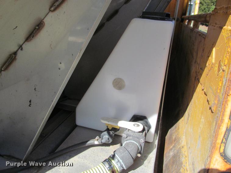 image for item J2614 2001 International 4900 dump truck