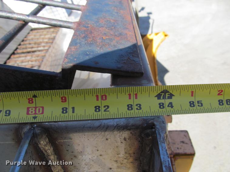 image for item J2614 2001 International 4900 dump truck