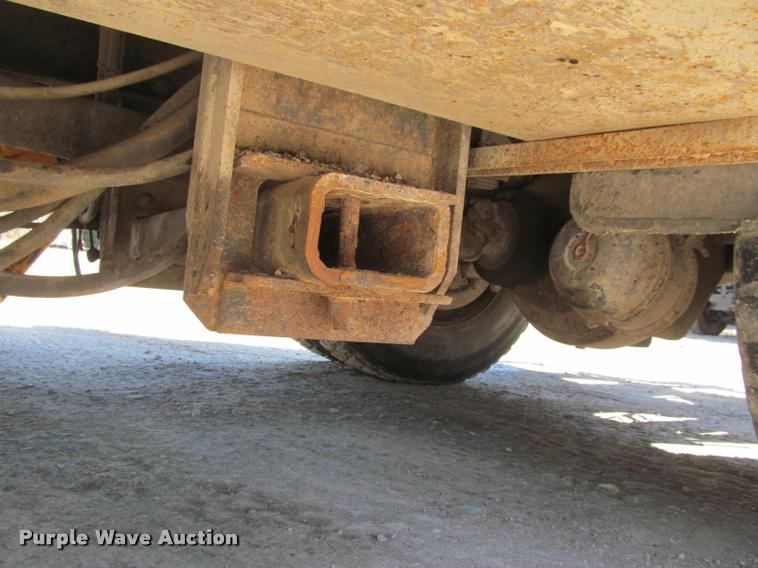 image for item J2614 2001 International 4900 dump truck