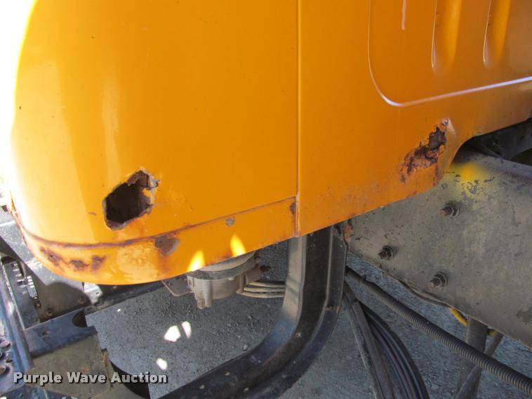 image for item J2614 2001 International 4900 dump truck