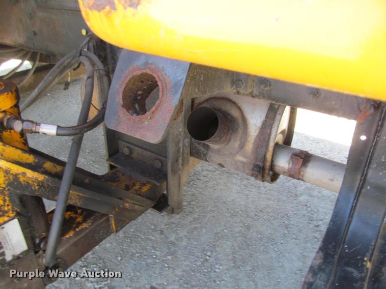 image for item J2614 2001 International 4900 dump truck