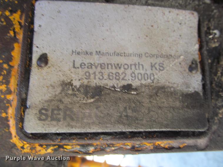 image for item J2614 2001 International 4900 dump truck