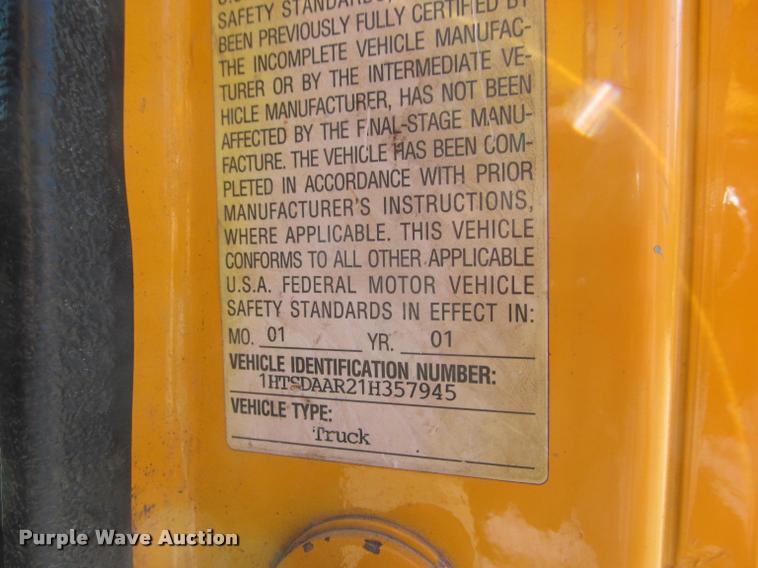 image for item J2614 2001 International 4900 dump truck