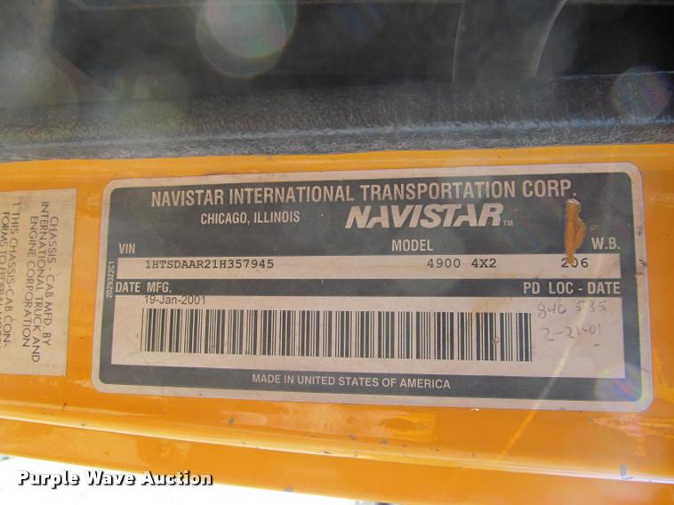 image for item J2614 2001 International 4900 dump truck