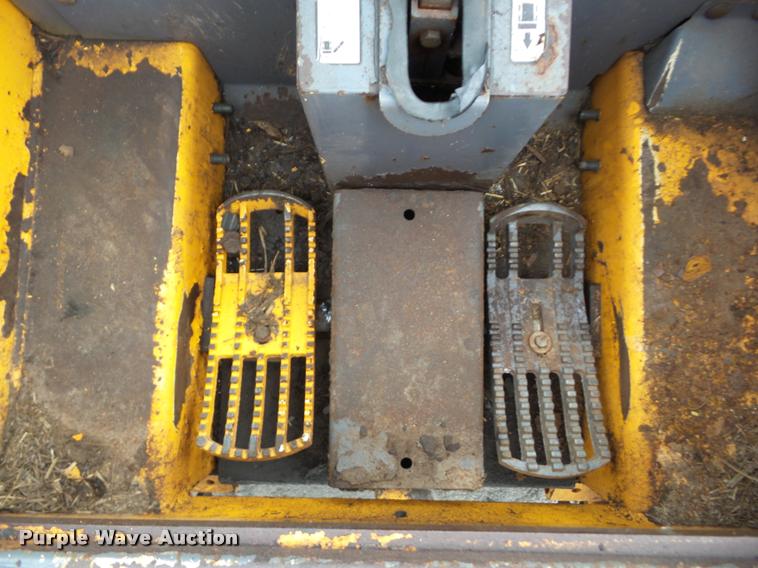 image for item J8659 Mustang 2054 skid steer