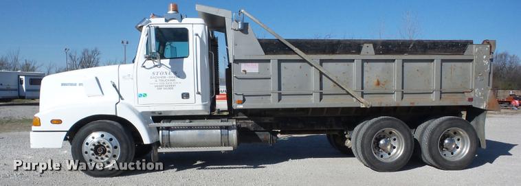 image for item K1263 1999 Western Star 5964SS dump truck