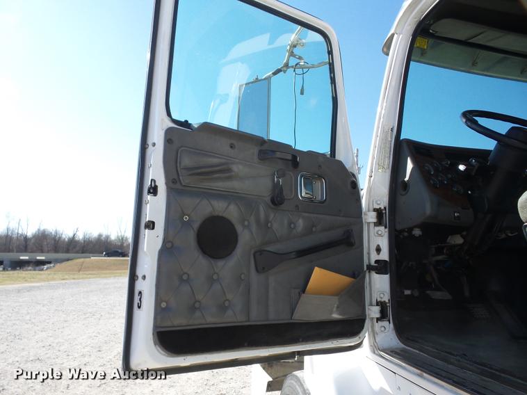 image for item K1263 1999 Western Star 5964SS dump truck