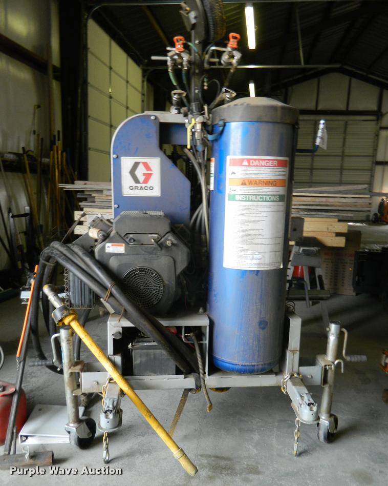 image for item K2688 2000 Graco Road Lazer Series C00A striper