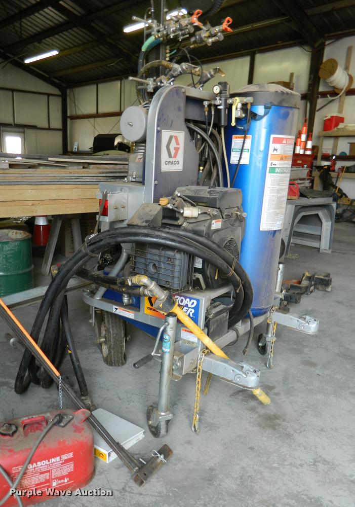 image for item K2688 2000 Graco Road Lazer Series C00A striper