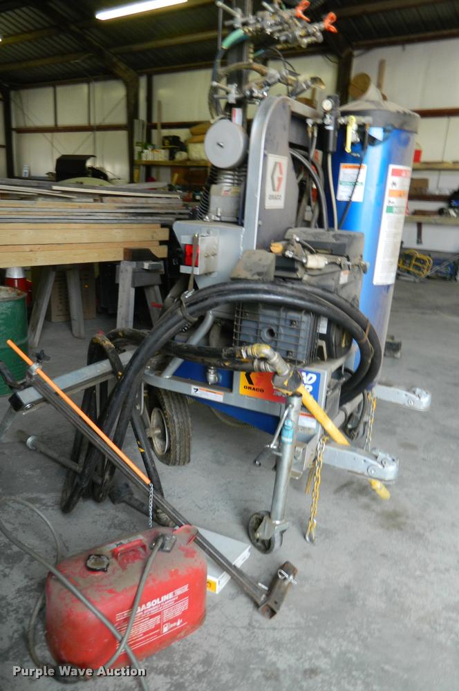 image for item K2688 2000 Graco Road Lazer Series C00A striper