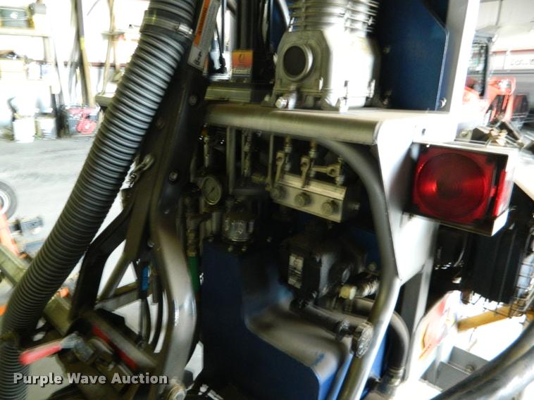 image for item K2688 2000 Graco Road Lazer Series C00A striper