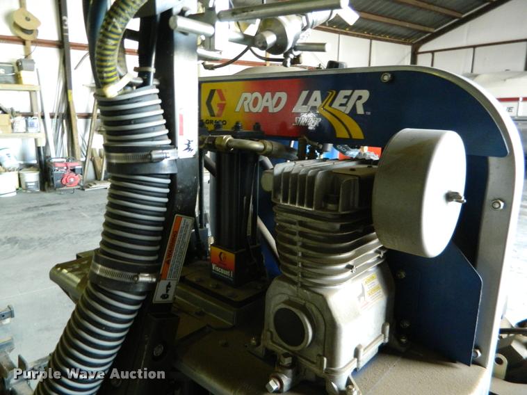 image for item K2688 2000 Graco Road Lazer Series C00A striper