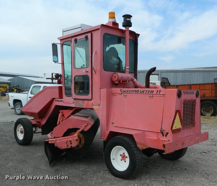 image for item K2689 1994 Waldon Sweep Master II sweeper