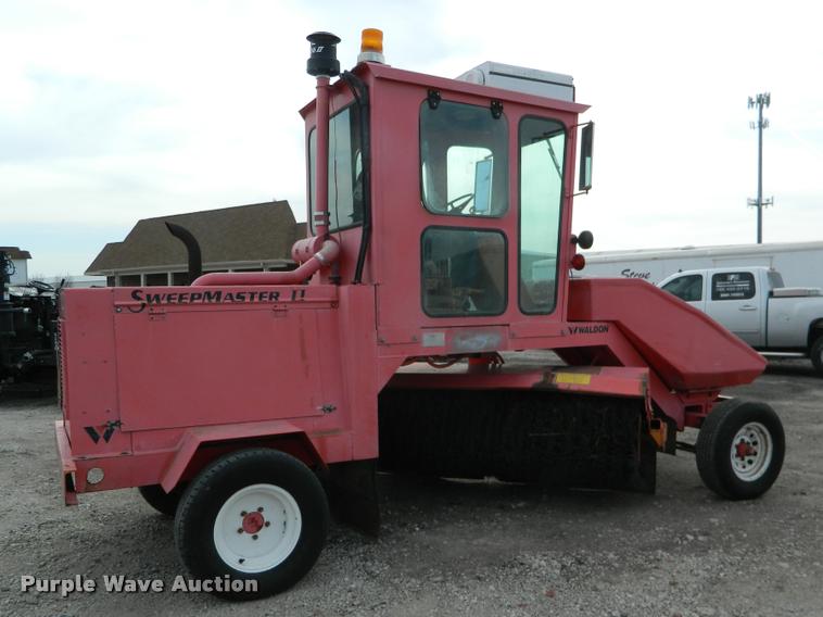 image for item K2689 1994 Waldon Sweep Master II sweeper